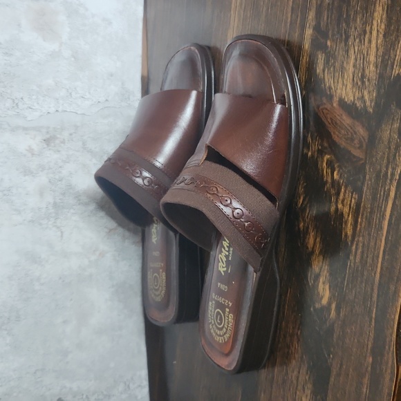 Romano Gina women’s slip on leather sandals size 7 - Picture 2 of 10